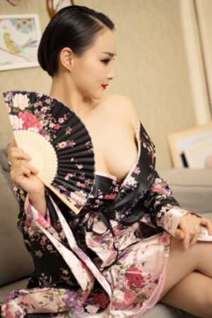 受双性洗澡被室友发现小说_720免费在线观看